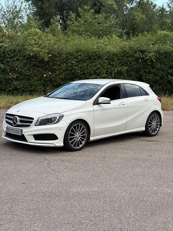 Weiß Gebraucht 2014 Mercedes A180 AMG line Kleinwagen | 9.800 € (Fairer Preis) - Bild 1/4