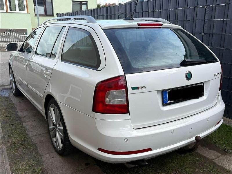 Gebraucht Skoda Octavia RS 170 PS (125 kW) 2011 Weiß Kombi