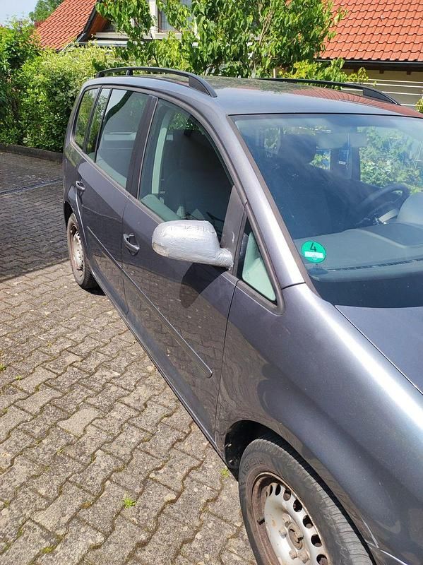 Gebraucht VW Touran Basis 105 PS (77 kW) 2005 Van / Kleinbus