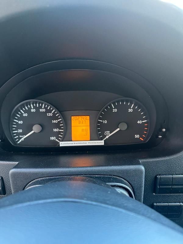 Używany Mercedes Sprinter 163 KM (119 kW) 2011 Biały