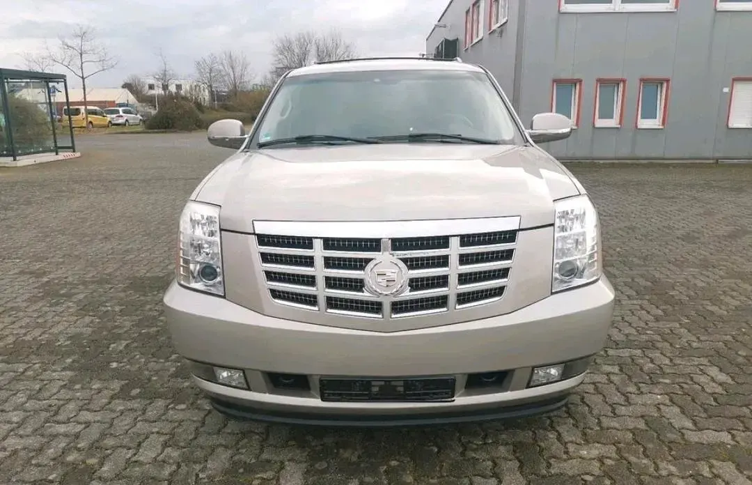 Gebraucht Cadillac Escalade 409 PS (300 kW) 2010 Grau SUV