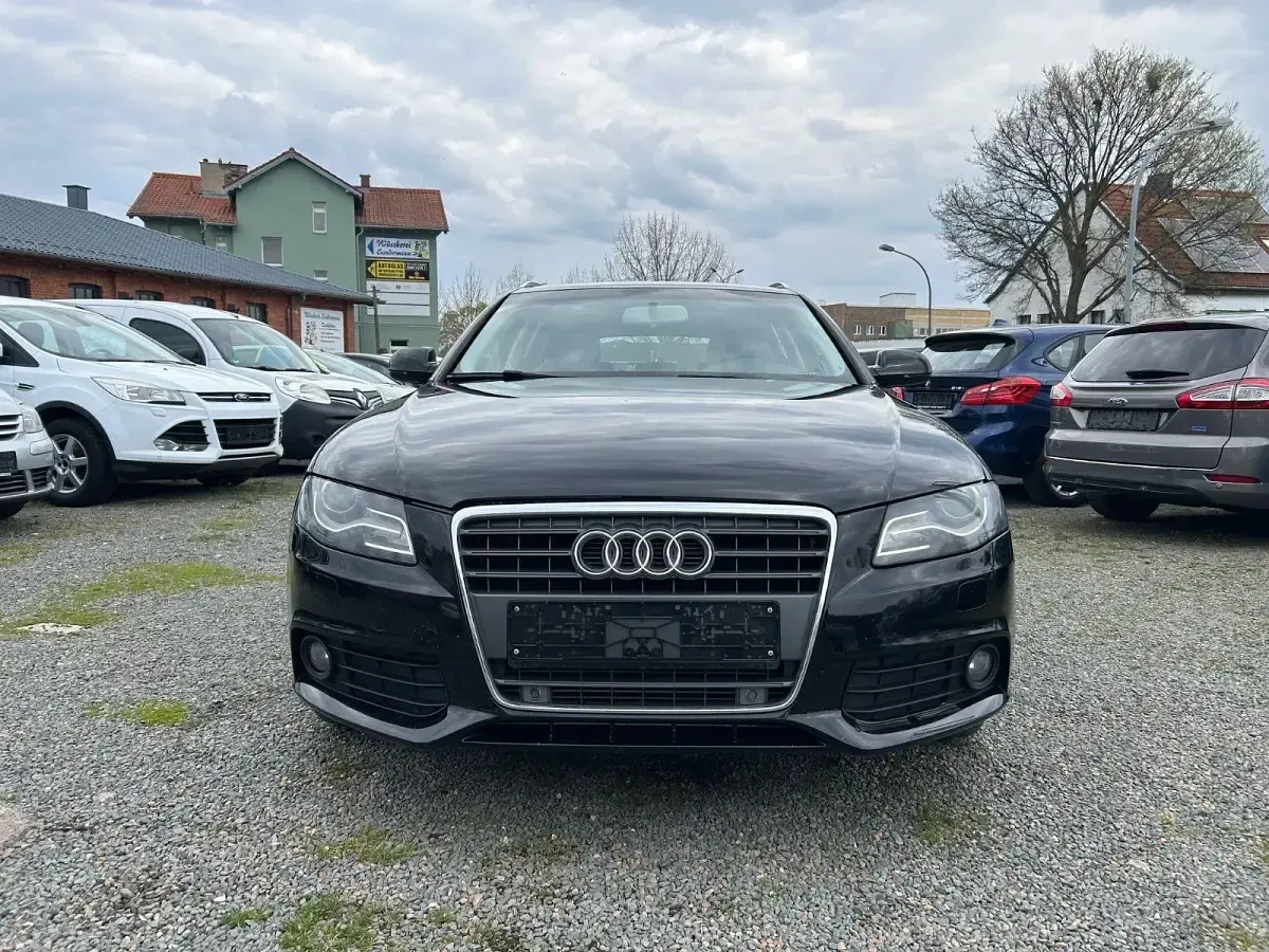 Gebraucht Audi A4 Attraction 160 PS (117 kW) 2010 Schwarz Kombi