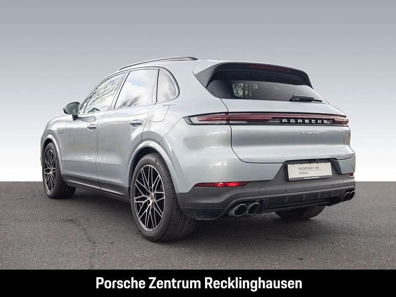Gebraucht Porsche Cayenne 470 PS (345 kW) 2023 Dolomitsilbermetallic SUV