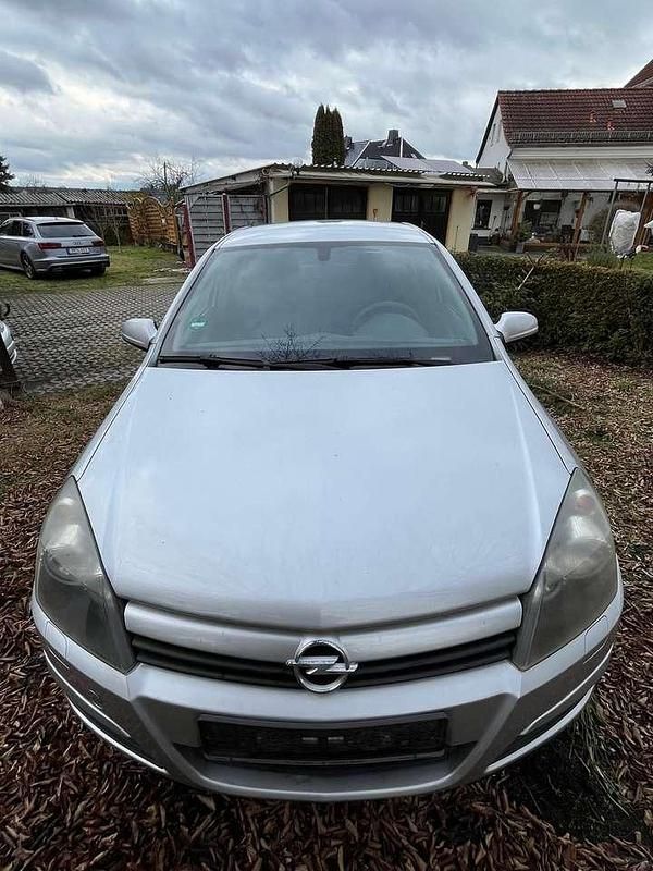 Gebraucht Opel Astra Edition 105 PS (77 kW) 2005 Silber Limousine
