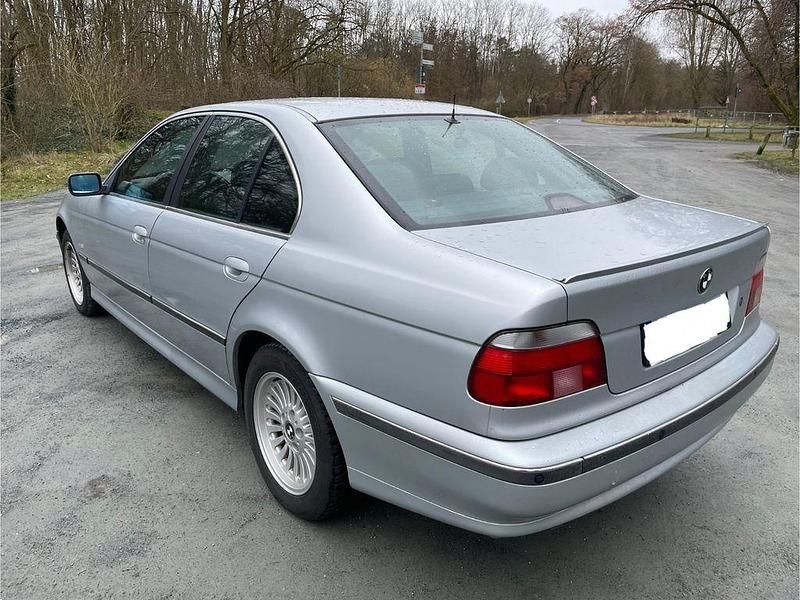 Gebraucht BMW 528 193 PS (141 kW) 1998 Silber Limousine
