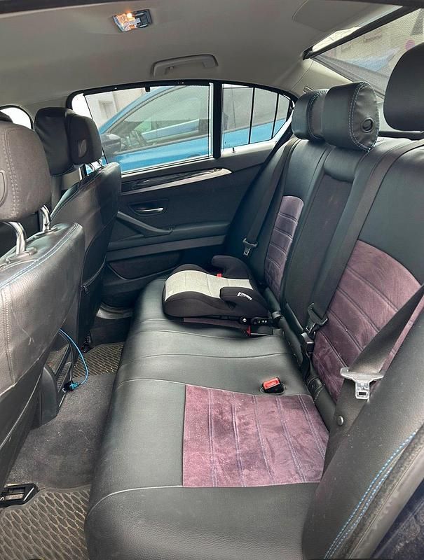 Gebraucht BMW 523 204 PS (150 kW) 2010 Blau Limousine