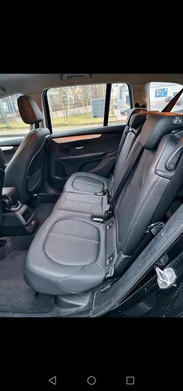 Schwarz Gebraucht 2018 BMW 218 Gran Tourer Van / Kleinbus | 17.500 € - Bild 1/4