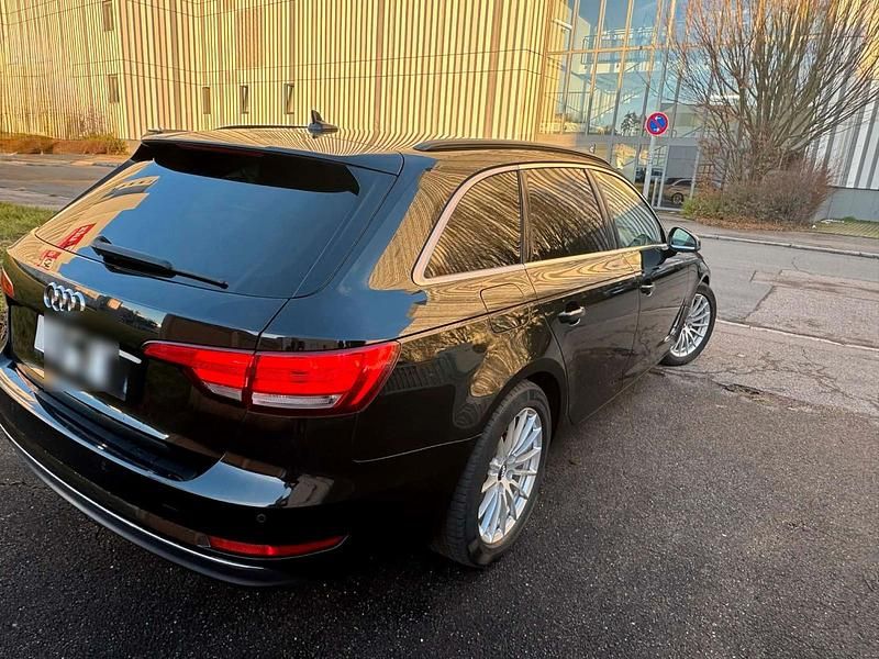 Schwarz Gebraucht 2017 Audi A4 Kombi | 12.999 € (Guter Preis) - Bild 1/4