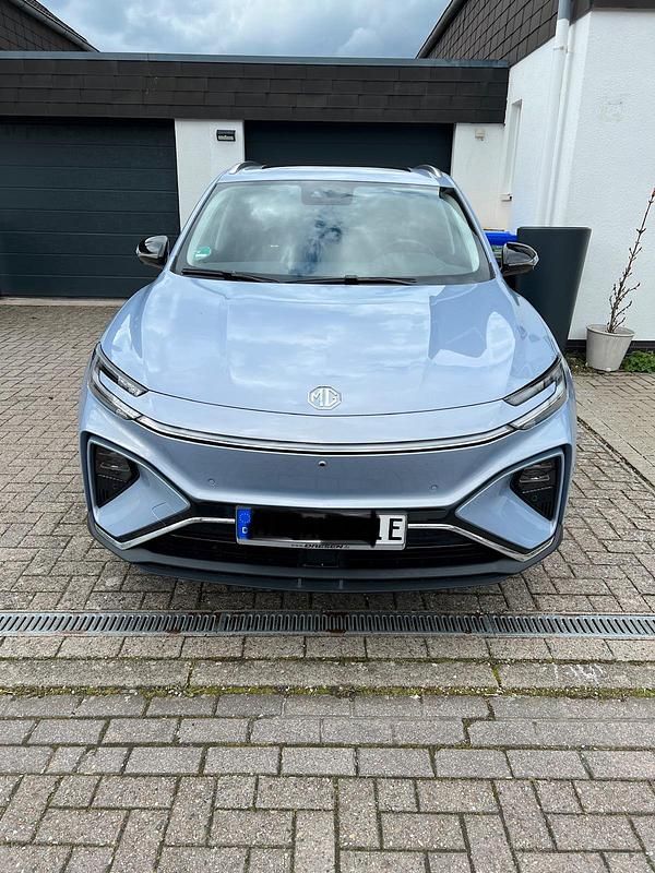 Blau Gebraucht 2022 MG Marvel R Luxury SUV | 28.000 € (Etwas zu teuer) - Bild 1/4