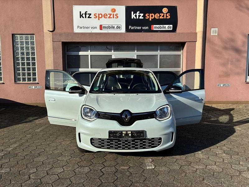 Weiß Gebraucht 2024 Renault Twingo Urban Night Kleinwagen | 14.970 € (Etwas zu teuer) - Bild 1/4