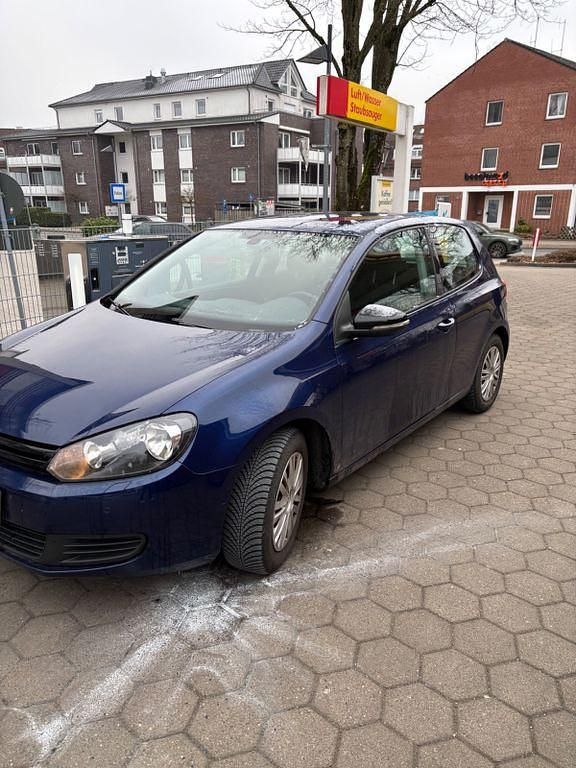 Blau Gebraucht 2009 VW Golf Trendline Limousine | 2.990 € (Superpreis) - Bild 1/4