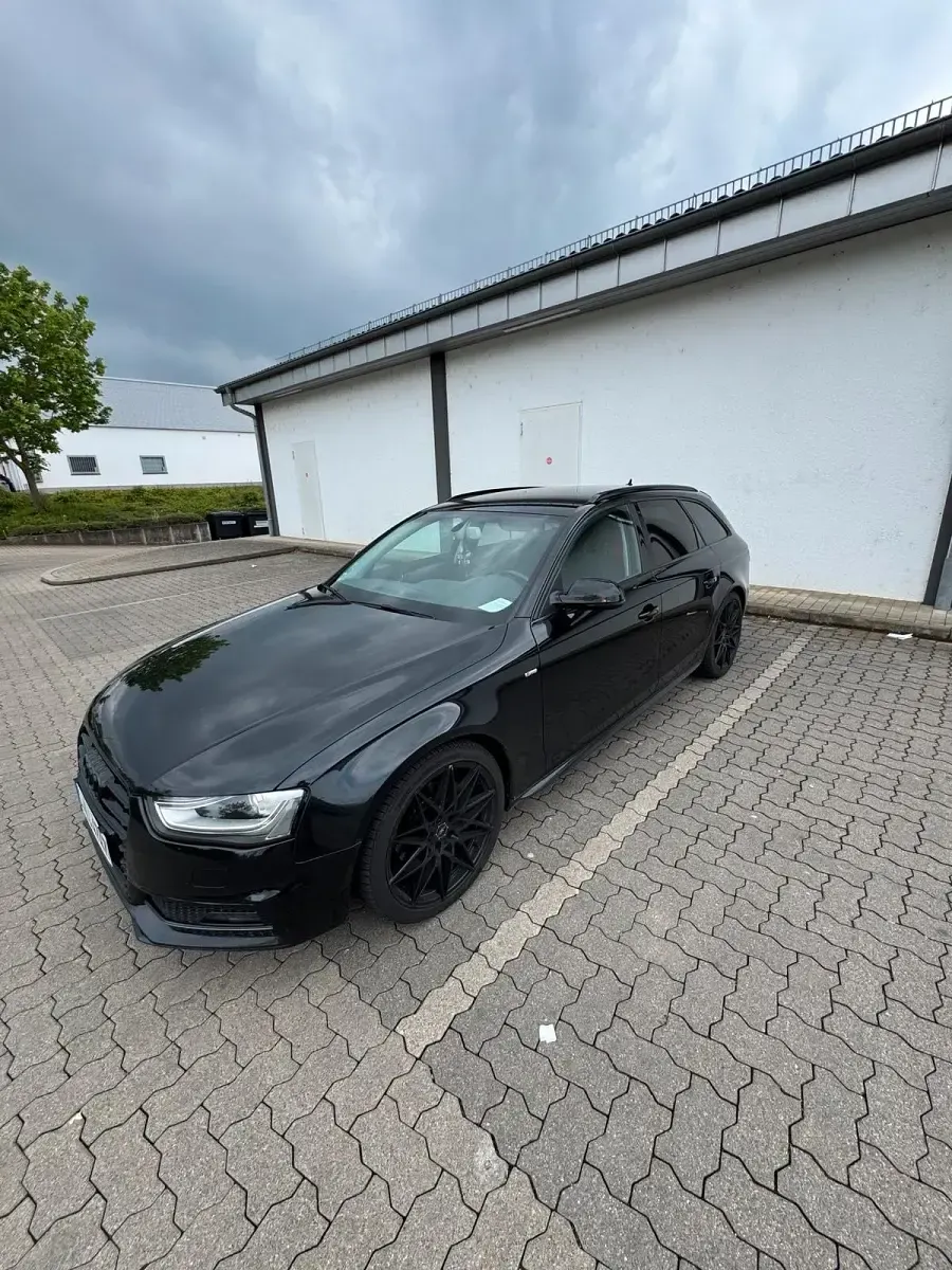 Używany Audi A4 S-Line 150 KM (110 kW) 2015 Czarny Kombi