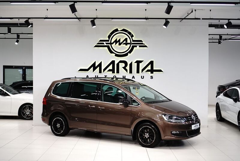 Braun Gebraucht 2013 VW Sharan Style Van / Kleinbus | 14.949 € (Etwas zu teuer) - Bild 1/4