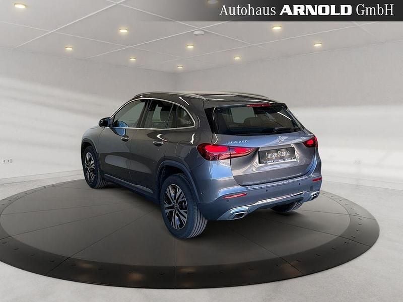Gebraucht Mercedes GLA250 Progressive 224 PS (164 kW) 2023 Mountaingrau SUV