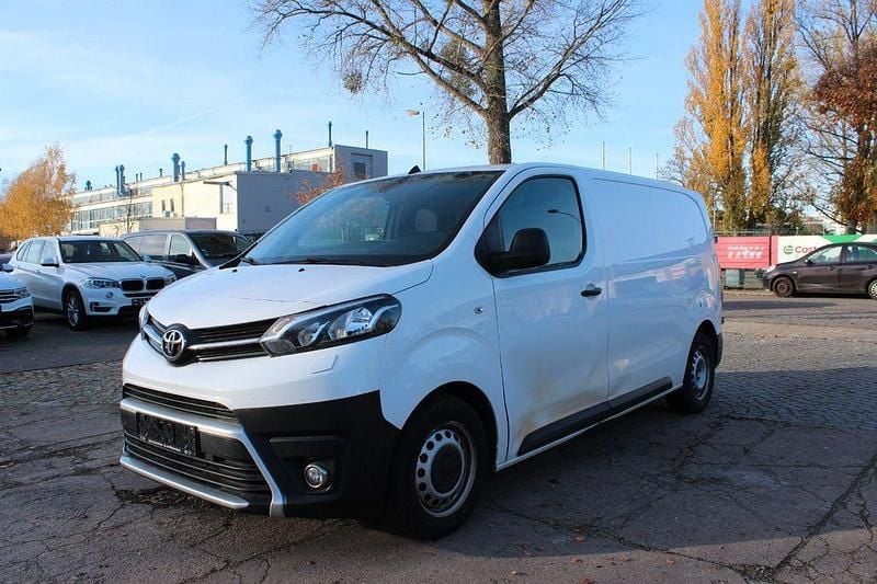 Weiß Gebraucht 2020 Toyota Proace Van | 11.900 € (Superpreis) - Bild 1/4
