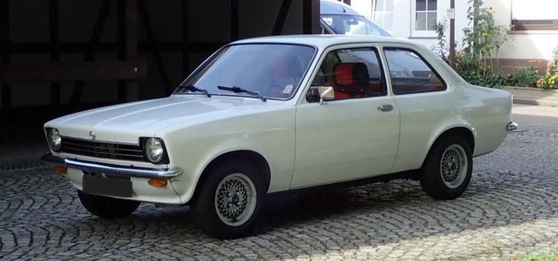 Weiß Gebraucht 1975 Opel Kadett Limousine | 5.800 € - Bild 1/4