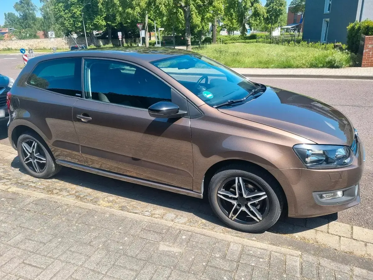 Gebraucht VW Polo Style 60 PS (44 kW) 2012 Braun Kleinwagen