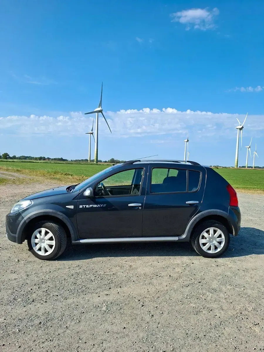 Gebraucht Dacia Sandero Stepway 84 PS (61 kW) 2011 Schwarz Kleinwagen