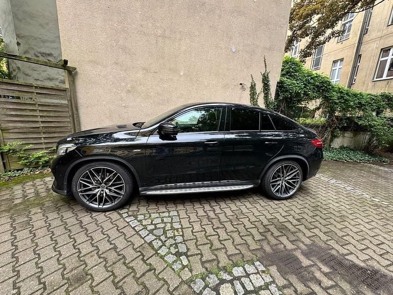 Schwarz Gebraucht 2016 Mercedes GLE43 AMG AMG Coupé | 32.700 € (Superpreis) - Bild 1/4