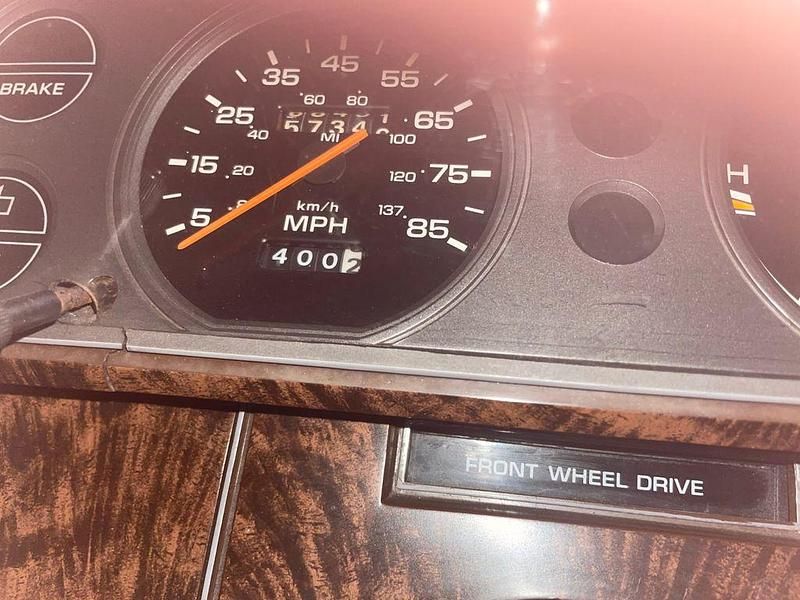 Gebraucht Chrysler Le Baron 148 PS (108 kW) 1986 Weiß Cabrio