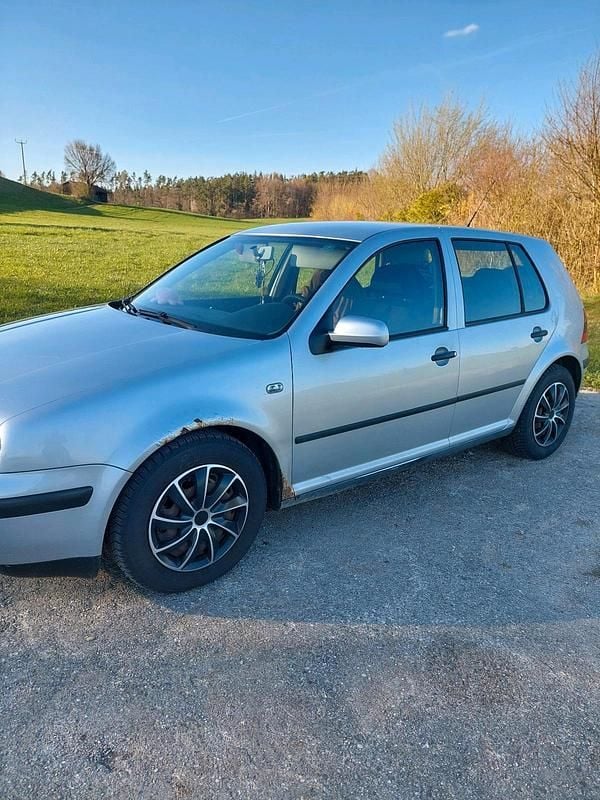 Gebraucht VW Golf IV 74 PS (54 kW) 2002 Grau Kleinwagen