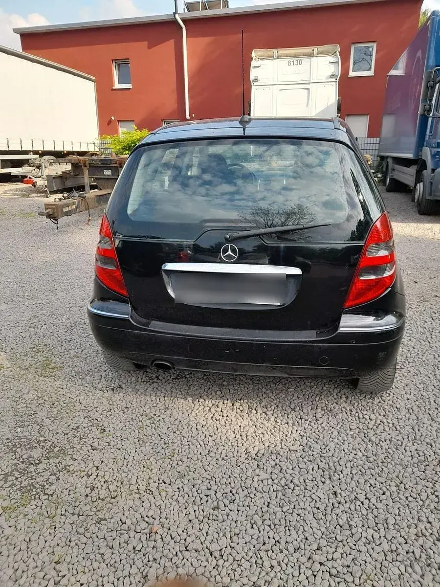 Gebraucht Mercedes A150 Avantgarde 95 PS (69 kW) 2005 Schwarz Kleinwagen