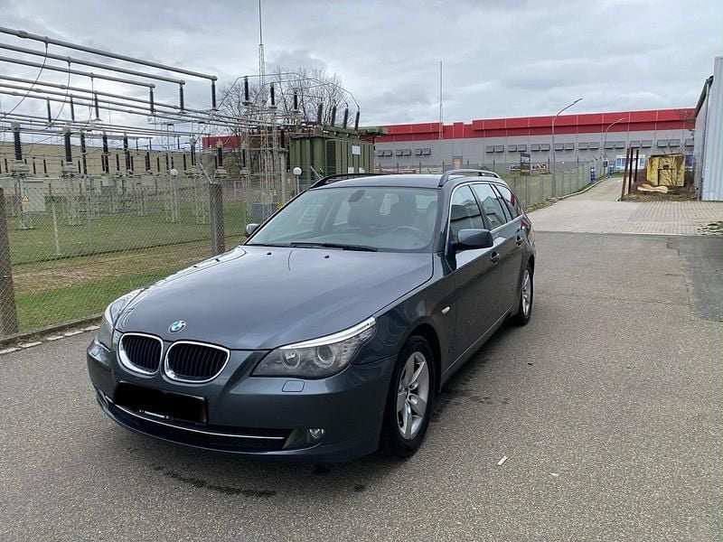 Gebraucht BMW 520 163 PS (119 kW) 2008 Grau Kombi