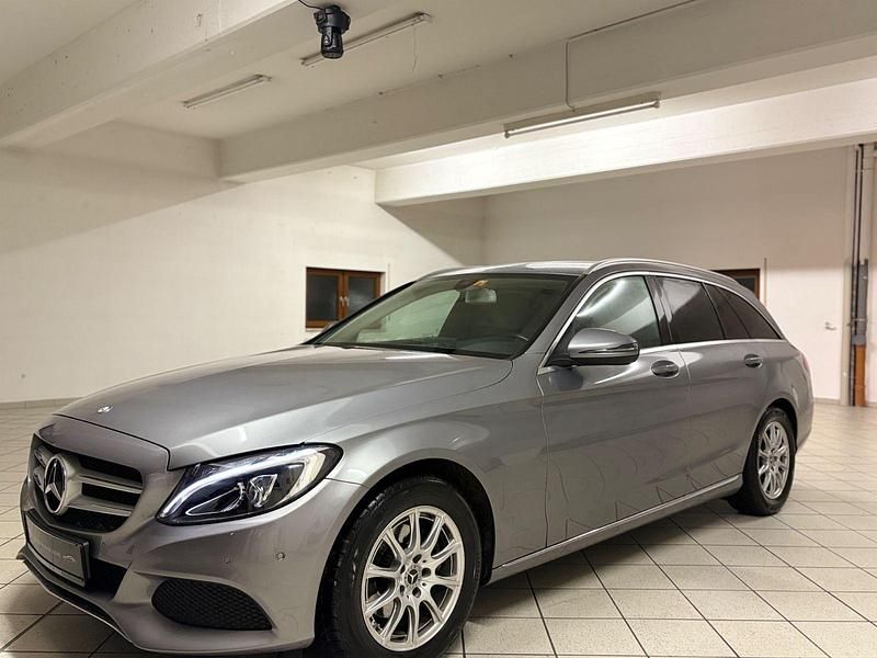 Gebraucht Mercedes C180 156 PS (114 kW) 2016 Silber Kombi