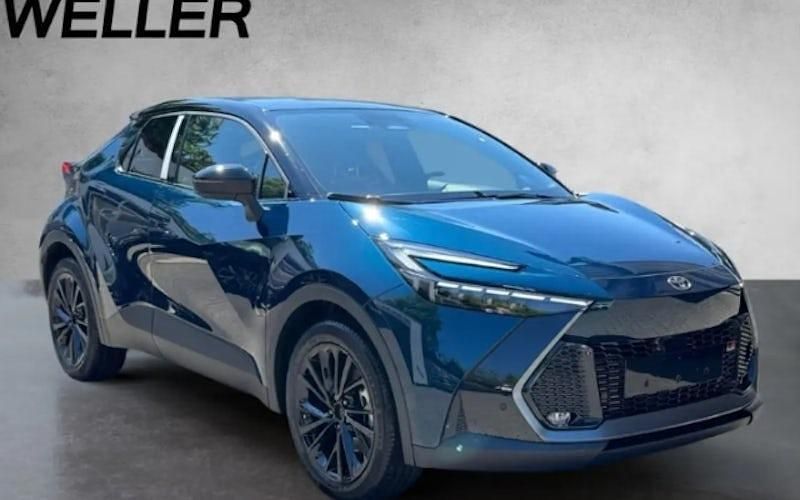 Grün Neu 2025 Toyota C-HR Sport SUV | 42.890 € (Fairer Preis) - Bild 1/4