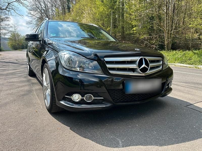 Gebraucht Mercedes C300 231 PS (169 kW) 2011 Schwarz Kombi