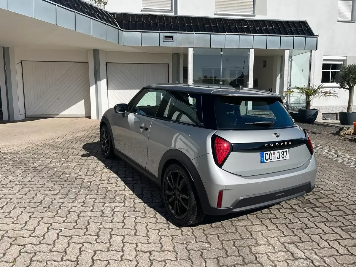 Gebraucht Mini Cooper Classic 156 PS (114 kW) 2024 Silber Kleinwagen