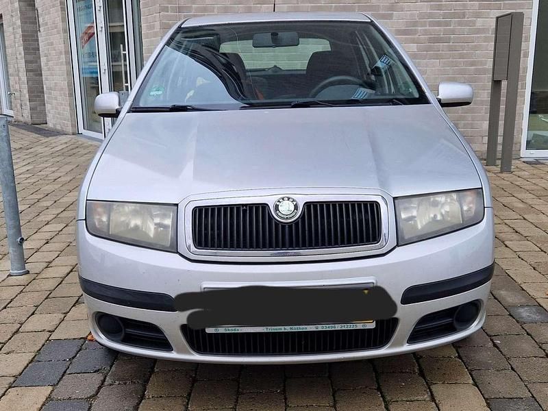Silber Gebraucht 2007 Skoda Fabia Limousine | 1.600 € (Fairer Preis) - Bild 1/4