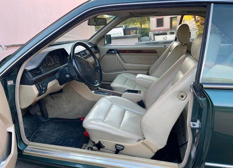 Gebraucht Mercedes E300 220 PS (161 kW) 1991 Grün Coupé