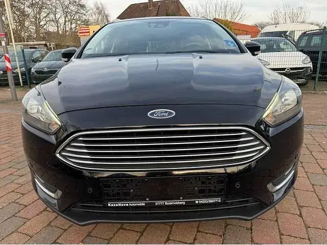 Second-hand Ford Focus Titanium 125 CP (91 kW) 2017 Negru Break