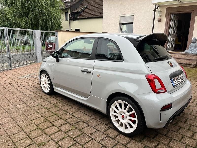 Gebraucht Abarth 695 179 PS (131 kW) 2022 Grau Kleinwagen