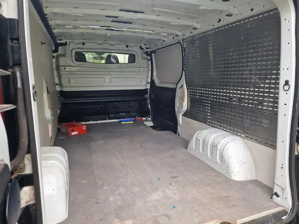 Gebraucht Opel Vivaro 120 PS (88 kW) 2015 Weiß Van / Kleinbus
