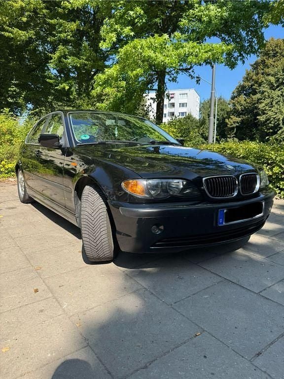 Schwarz Gebraucht 2003 BMW 320 Limousine | 1.660 € (Superpreis) - Bild 1/4
