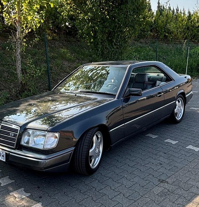 Schwarz Gebraucht 1992 Mercedes 230 Coupé | 14.999 € - Bild 1/4
