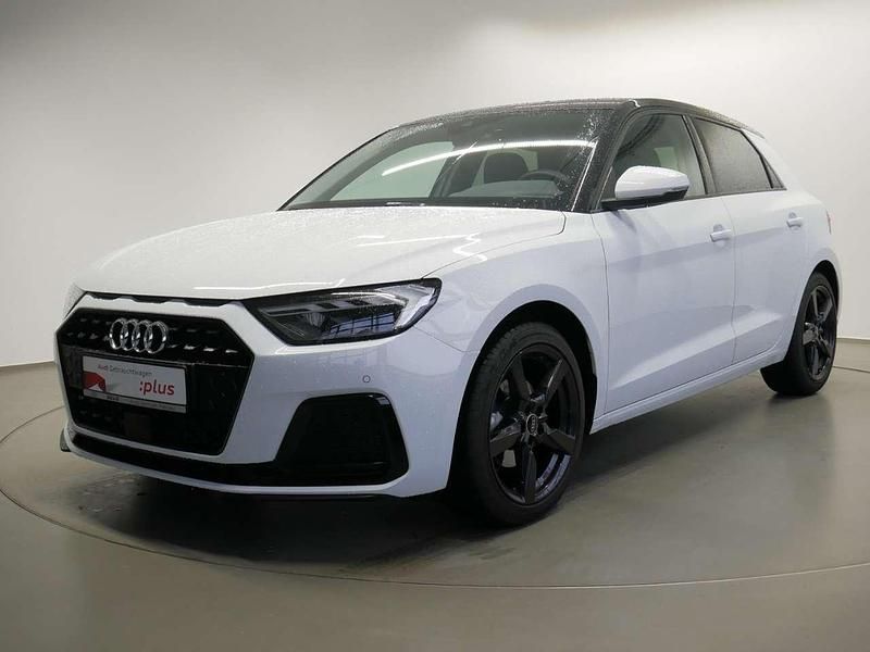 Gebraucht Audi A1 Sportback Advanced 116 PS (85 kW) 2025 Gletscherweiss metallic/ mythosschwarz metallic Kleinwagen