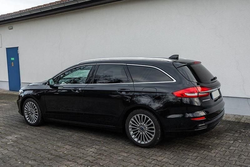 Gebraucht Ford Mondeo Titanium 150 PS (110 kW) 2022 Schwarz Limousine