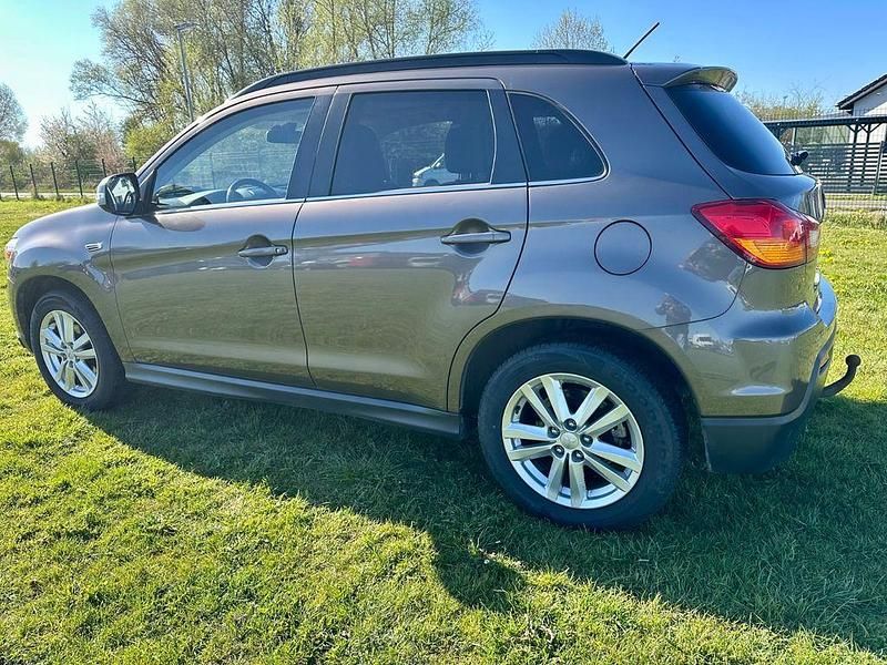 Gebraucht Mitsubishi ASX Instyle 150 PS (110 kW) 2011 Braun SUV