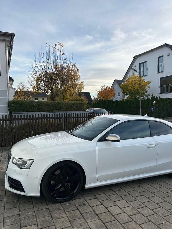 Weiß Gebraucht 2012 Audi RS5 Sport Coupé | 30.700 € (Teuer) - Bild 1/4