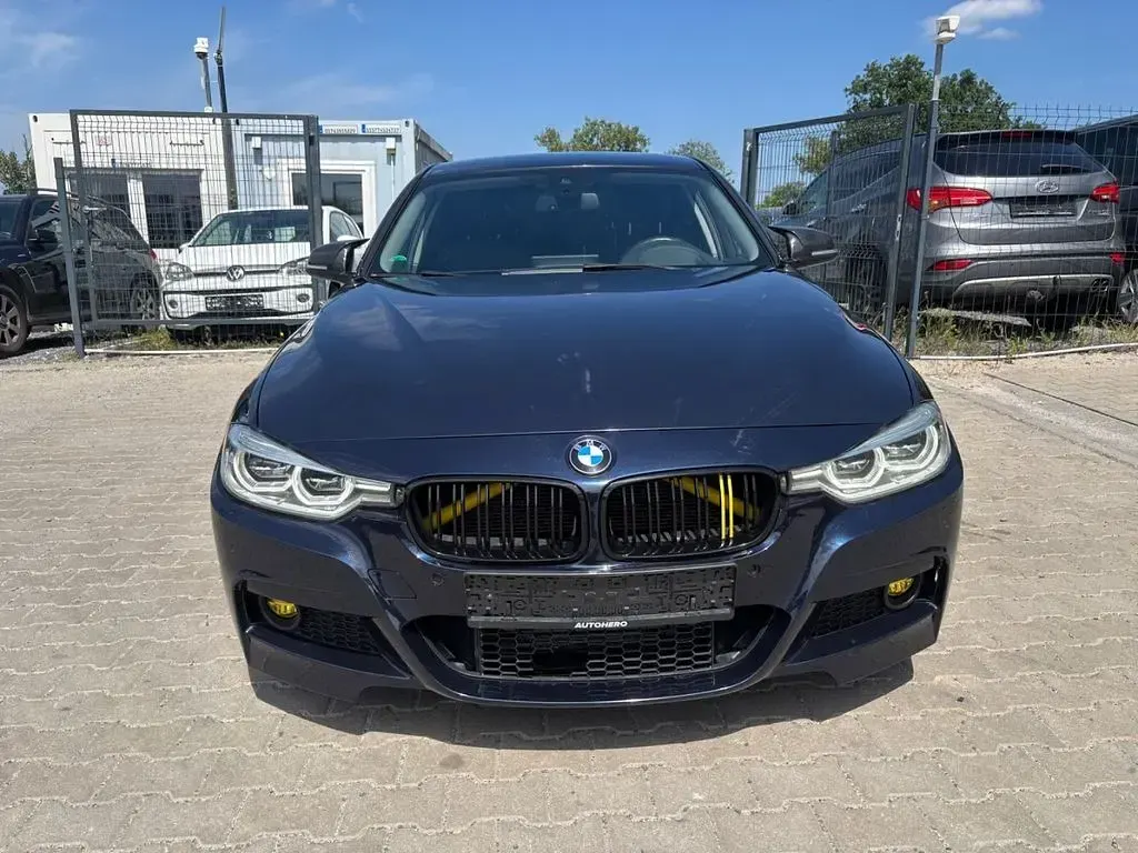 Gebraucht BMW 320 M Sport 190 PS (139 kW) 2016 Blau Limousine