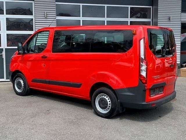 Gebraucht Ford Transit Tourneo 101 PS (74 kW) 2015 Rot Van / Kleinbus
