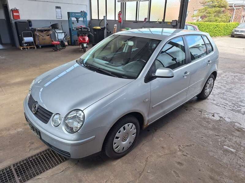 Reflexsilber metallic Gebraucht 2004 VW Polo Cricket Kleinwagen | 300 € (Superpreis) - Bild 1/4