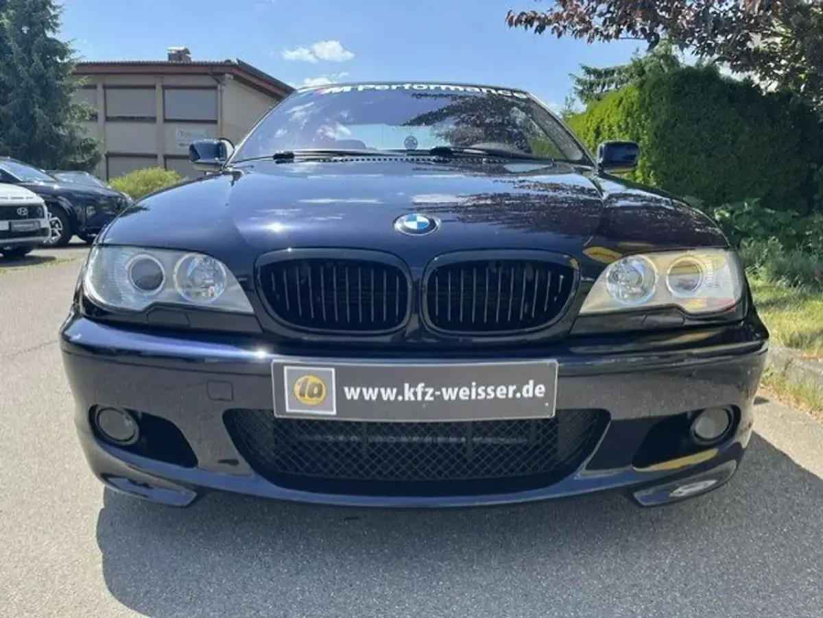 Gebraucht BMW 330 231 PS (169 kW) 2005 Carbonschwarz metallic Coupé