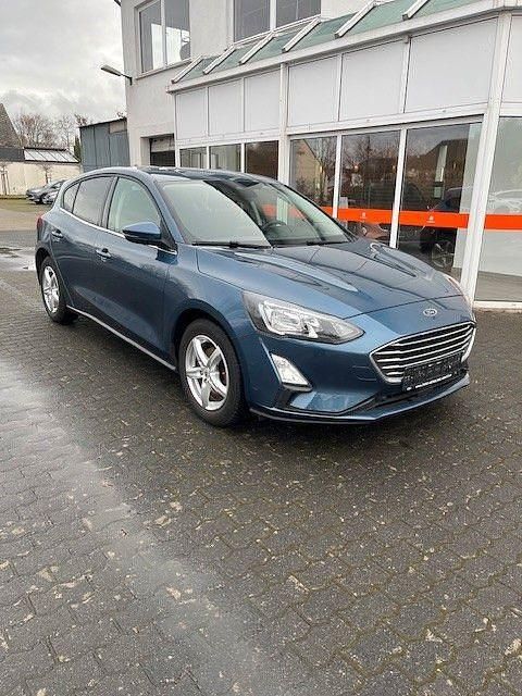 Używany Ford Focus Titanium 155 KM (114 kW) 2021 Niebieski Sedan/Limuzyna