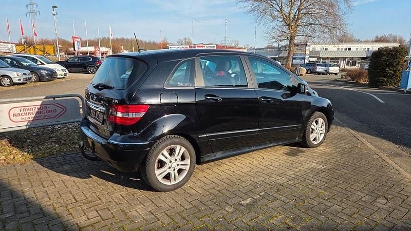 Gebraucht Mercedes B180 109 PS (80 kW) 2011 Schwarz Van / Kleinbus