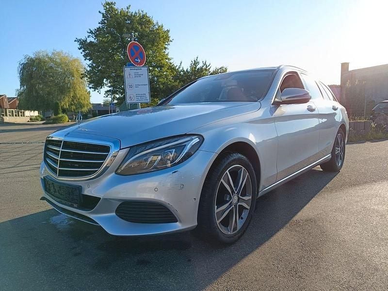 Silber Gebraucht 2015 Mercedes C180 Kombi | 13.999 € (Guter Preis) - Bild 1/4