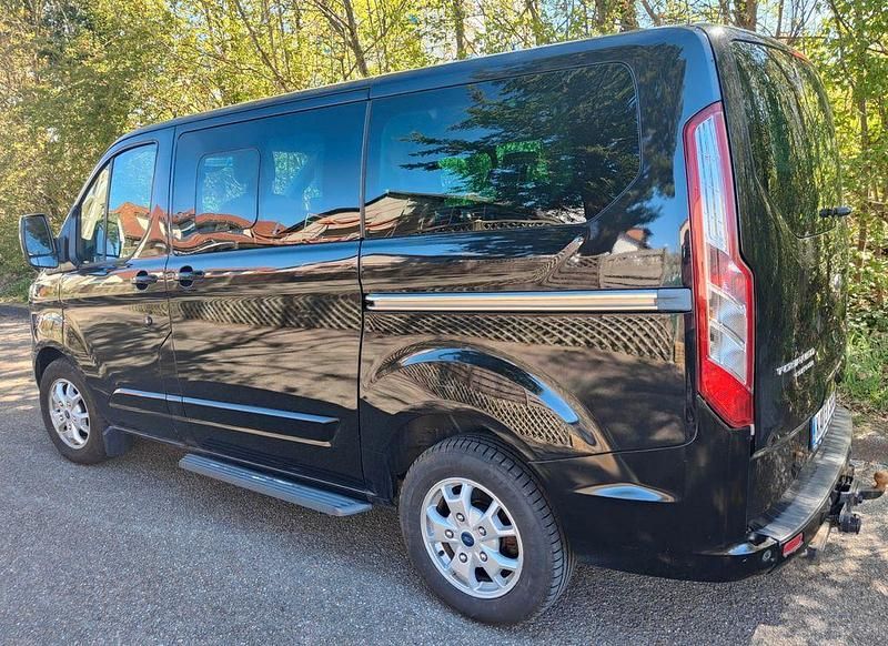 Gebraucht Ford Tourneo 155 PS (114 kW) 2014 Schwarz Van / Kleinbus